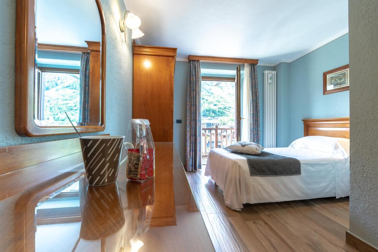 לה טוויל Hotel Du Glacier מראה חיצוני תמונה