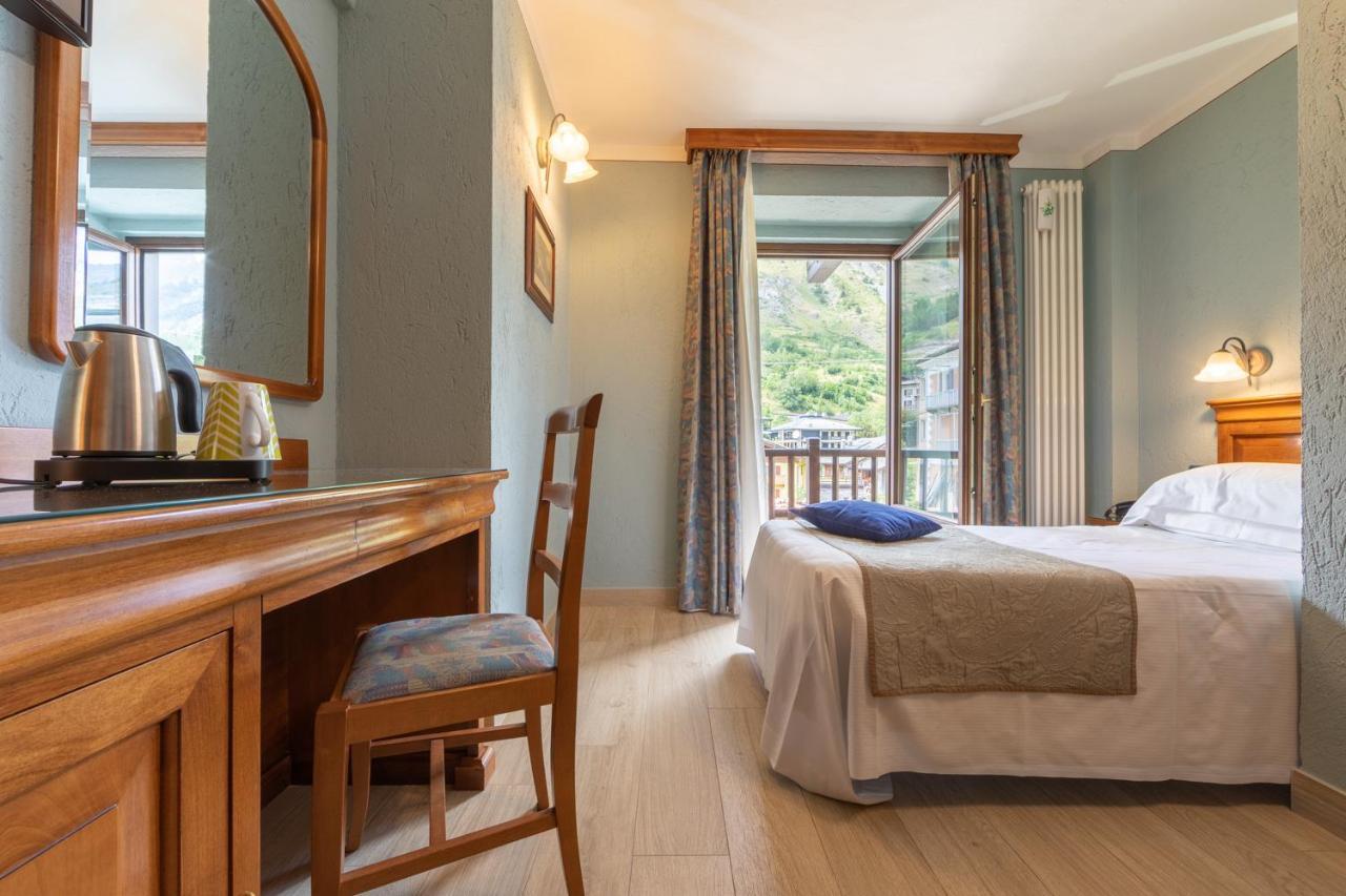 לה טוויל Hotel Du Glacier מראה חיצוני תמונה